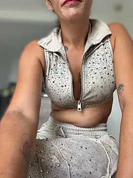 Samantha bigboobs online show from June 2026 06:03:02 PM