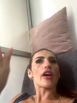 Snapshot of Samantha_bigboobs chatting on December 2025 06:18:02 PM Samantha bigboobs online show from December 2025 06:18:02 PM