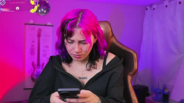 Snapshot of _zephyr_ chatting on October 2025 03:43:01 AM zephyr online show from October 2025 03:43:01 AM