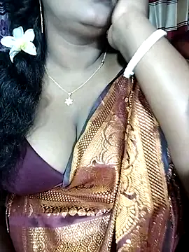 YERY HOT online show from October 2025 06:37:01 PM