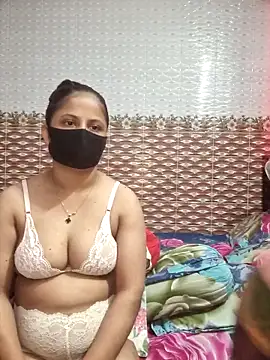 Snapshot of Hot_Nila chatting on June 2026 02:33:02 AM Hot Nila online show from June 2026 02:33:02 AM