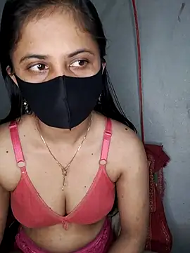 Snapshot of Hot_Nila chatting on February 2025 02:39:01 AM Hot Nila online show from February 2025 02:39:01 AM