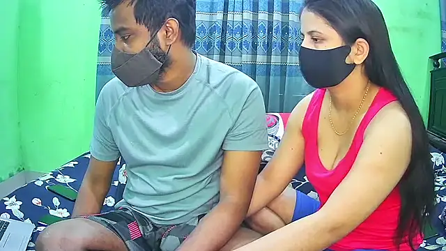 Hot Nila online show from November 2025 04:01:01 AM