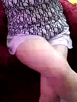 Hunhen23love online show from January 2025 05:01:01 PM