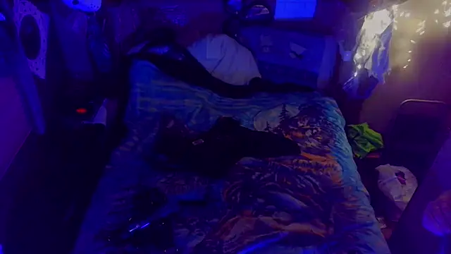 Snapshot of bluedragon0525 chatting on October 2025 08:36:02 AM bluedragon0525 online show from October 2025 08:36:02 AM