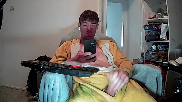 Snapshot of onesieboyx chatting on March 2026 03:54:01 PM onesieboyx online show from March 2026 03:54:01 PM