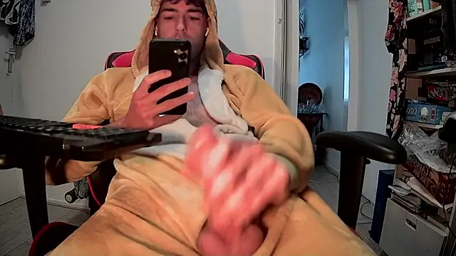 onesieboyx online show from October 2025 02:17:02 PM