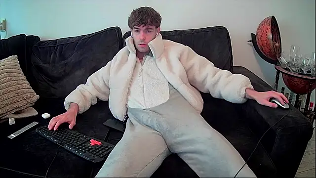 onesieboyx online show from November 2025 09:52:01 AM