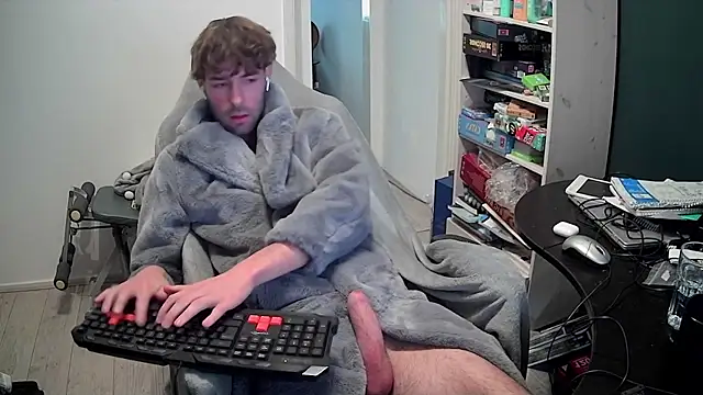 onesieboyx online show from December 2025 12:26:01 PM