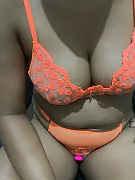 Mariaapimentinha online show from April 2026 10:11:01 AM