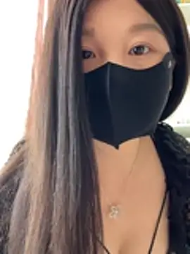 SSSniang- online show from April 2026 01:19:01 AM