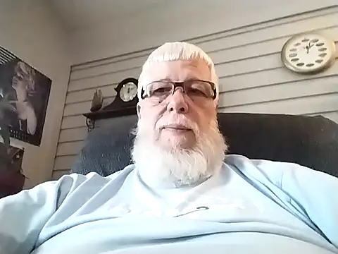 Snapshot of Futura_intx chatting on December 2025 06:12:01 PM Futura intx online show from December 2025 06:12:01 PM