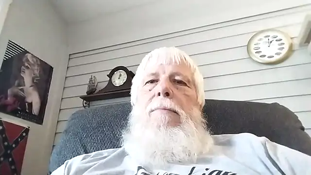 Snapshot of Futura_intx chatting on February 2026 07:03:01 PM Futura intx online show from February 2026 07:03:01 PM