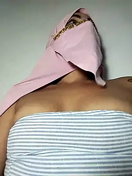 lucianamorales online show from February 2025 08:17:01 AM