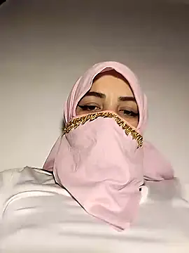 lucianamorales online show from February 2025 06:26:02 PM