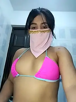 lucianamorales online show from March 2025 07:17:01 PM