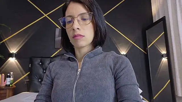 amabel zambrano online show from October 2025 12:39:01 PM