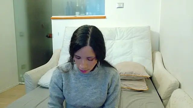 amabel zambrano online show from February 2025 09:03:01 AM