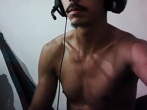 Snapshot of MagrinhoSaradoo chatting on October 2025 08:32:02 PM MagrinhoSaradoo online show from October 2025 08:32:02 PM