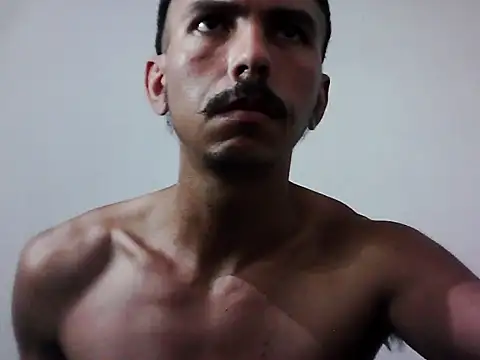 Snapshot of MagrinhoSaradoo chatting on November 2025 09:02:01 AM MagrinhoSaradoo online show from November 2025 09:02:01 AM