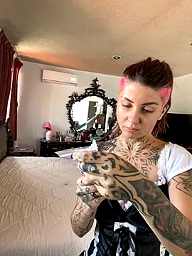 Izy cute  online show from November 2025 07:07:01 PM