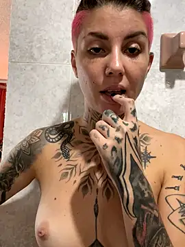 Izy cute  online show from November 2025 05:50:01 PM