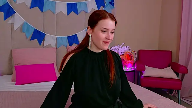 Snapshot of EllieGarson chatting on September 2025 05:08:02 PM EllieGarson online show from September 2025 05:08:02 PM