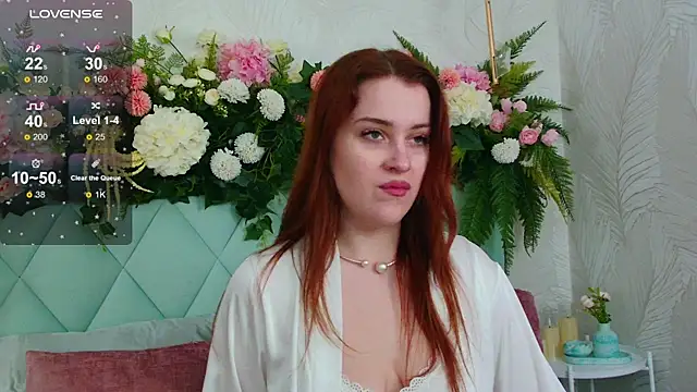 Snapshot of EllieGarson chatting on October 2025 05:13:02 PM EllieGarson online show from October 2025 05:13:02 PM