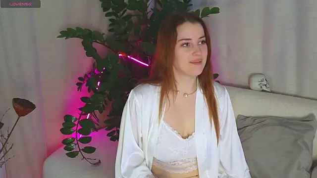 EllieGarson online show from November 2025 05:18:02 PM