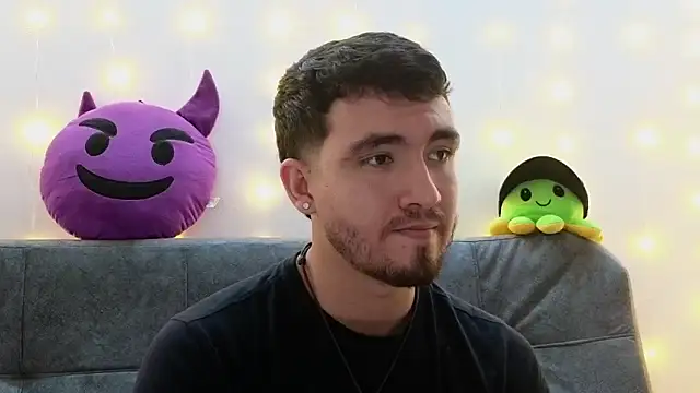 Snapshot of Dante_Bones chatting on February 2025 10:30:01 PM Dante Bones online show from February 2025 10:30:01 PM