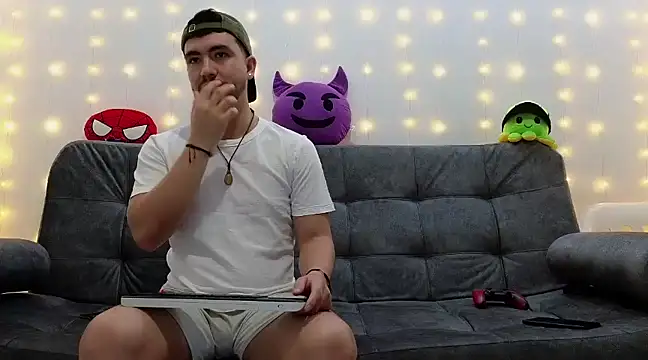 Snapshot of Dante_Bones chatting on February 2025 02:14:01 AM Dante Bones online show from February 2025 02:14:01 AM