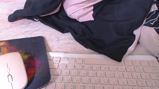 loirascorpio online show from November 2025 01:22:01 PM