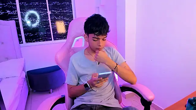 Snapshot of angelyoung18 chatting on February 2025 07:38:02 PM angelyoung18 online show from February 2025 07:38:02 PM