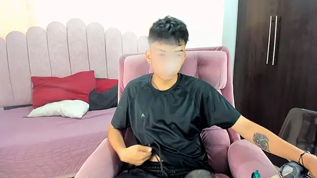 Snapshot of angelyoung18 chatting on March 2025 07:23:02 PM angelyoung18 online show from March 2025 07:23:02 PM