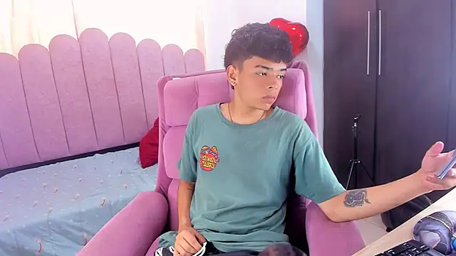 Snapshot of angelyoung18 chatting on March 2025 07:38:01 PM angelyoung18 online show from March 2025 07:38:01 PM