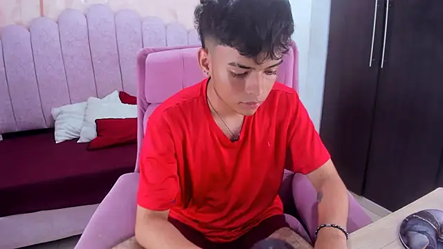 Snapshot of angelyoung18 chatting on March 2025 10:55:02 PM angelyoung18 online show from March 2025 10:55:02 PM