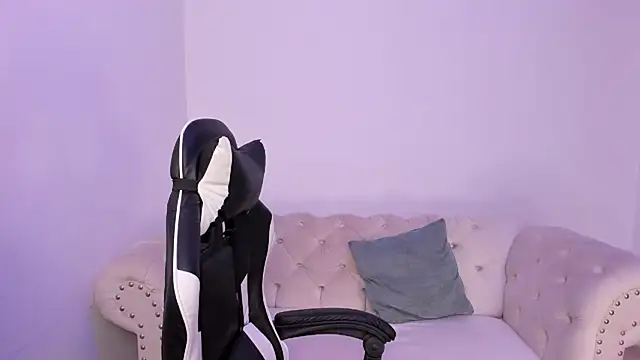 Santiago huntt online show from February 2026 07:31:01 PM