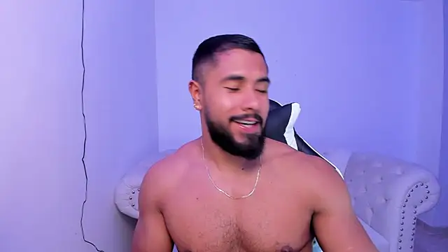 Santiago huntt online show from March 2025 09:40:02 PM