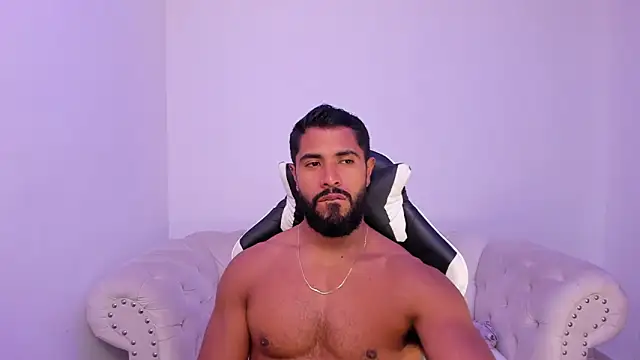 Santiago huntt online show from December 2025 01:03:02 PM