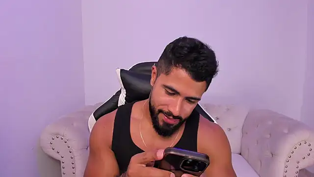 Santiago huntt online show from March 2026 08:49:02 PM