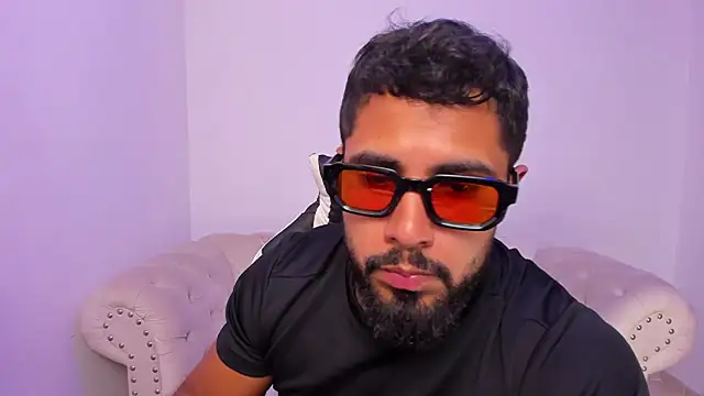 Santiago huntt online show from March 2026 08:33:01 PM