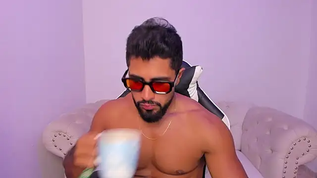 Santiago huntt online show from March 2026 08:46:02 PM