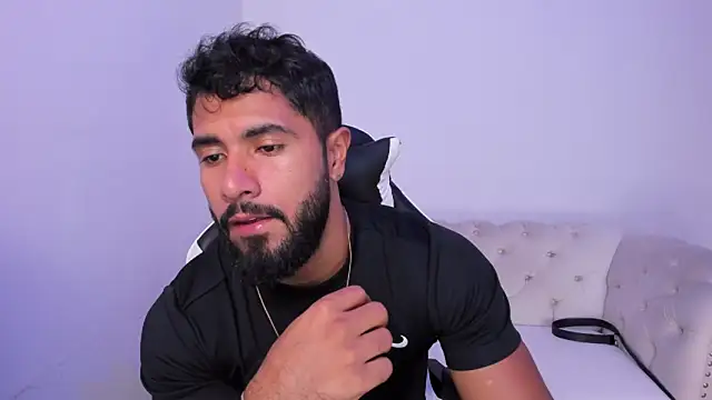 Santiago huntt online show from February 2026 09:02:02 PM