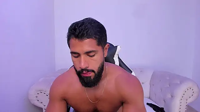 Santiago huntt online show from November 2025 12:41:01 PM