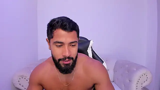 Santiago huntt online show from December 2025 01:00:01 PM