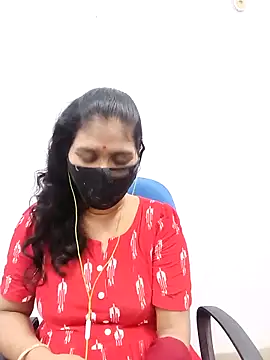 Snapshot of Lucky-Deepthi chatting on February 2025 09:31:01 PM Lucky-Deepthi online show from February 2025 09:31:01 PM