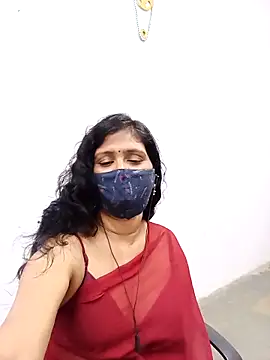 Snapshot of Lucky-Deepthi chatting on February 2025 11:30:01 PM Lucky-Deepthi online show from February 2025 11:30:01 PM
