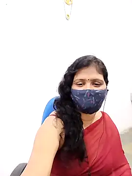 Snapshot of Lucky-Deepthi chatting on February 2025 08:25:02 PM Lucky-Deepthi online show from February 2025 08:25:02 PM