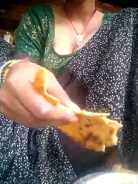 Snapshot of Amaya_Bajwa chatting on October 2025 03:08:01 AM Amaya Bajwa online show from October 2025 03:08:01 AM