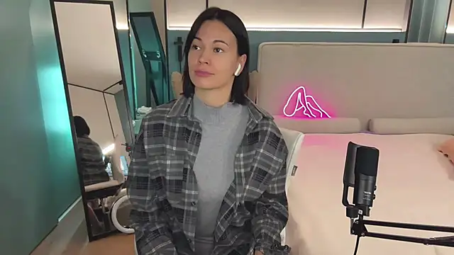 milakuni online show from February 2025 06:15:01 PM